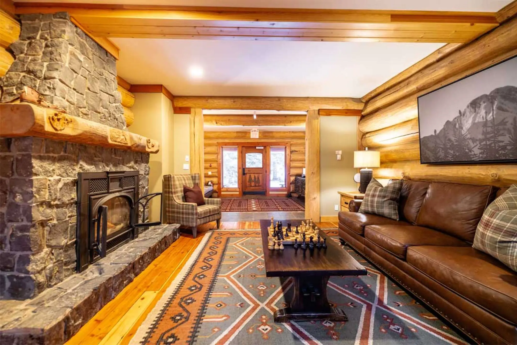 The fireside lounge in Cedar Lodge